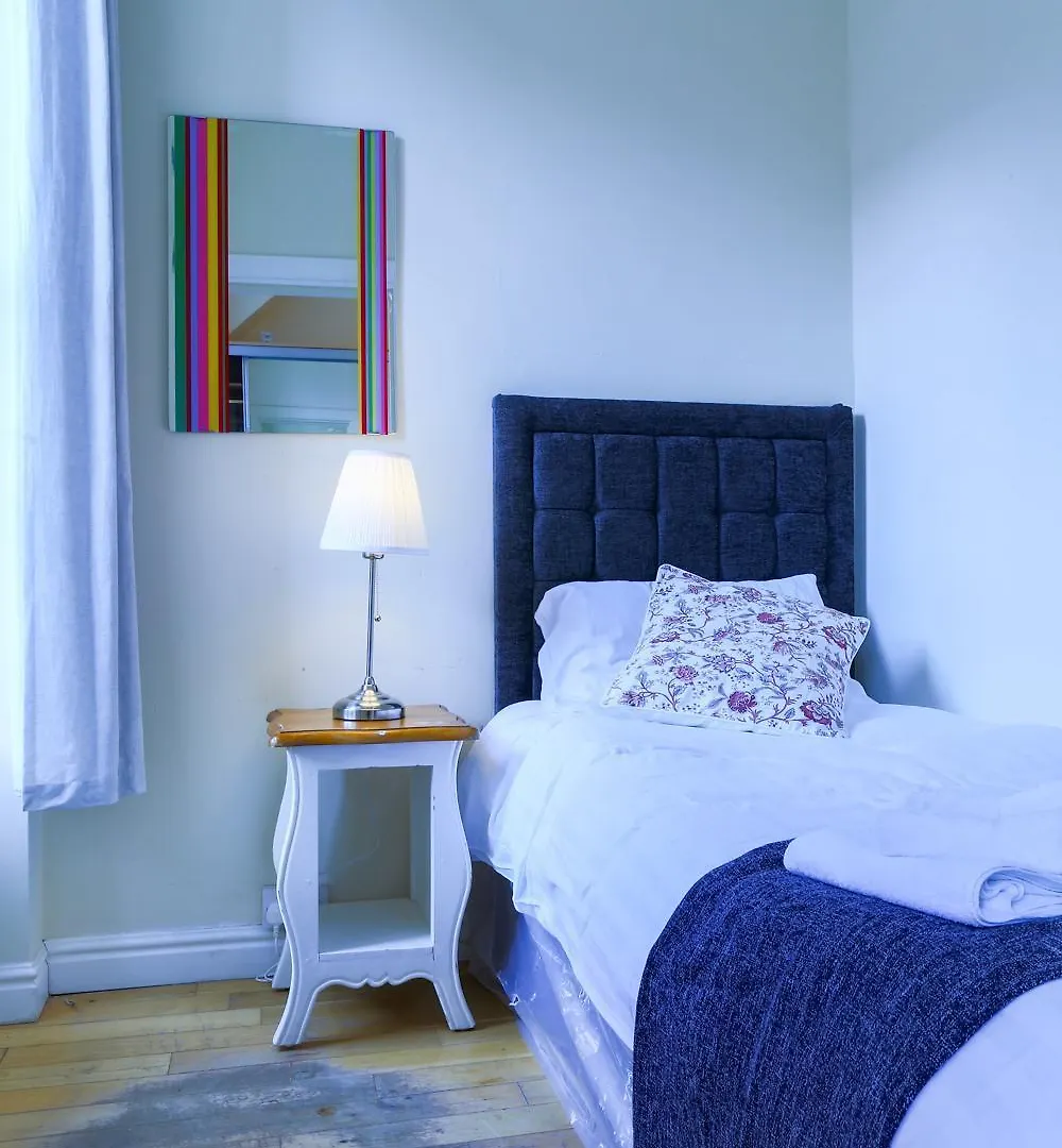 Royal Mile Escape - Five Bedrooms Edinburgh 0*,  United Kingdom