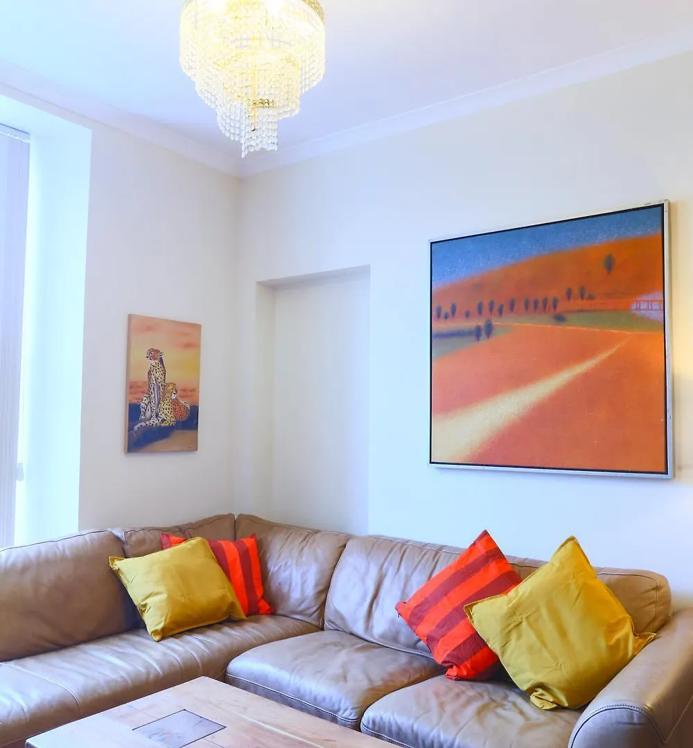 Apartment Royal Mile Escape - Five Bedrooms Edinburgh United Kingdom