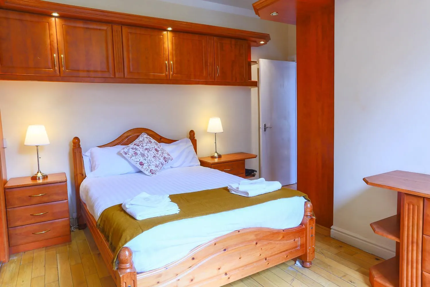 Royal Mile Escape - Five Bedrooms Edinburgh