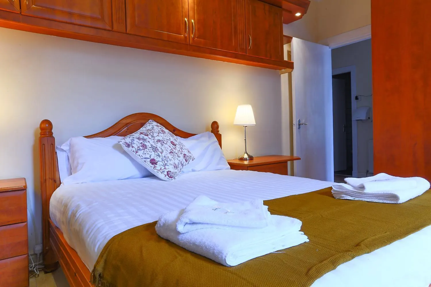 Royal Mile Escape - Five Bedrooms Edinburgh