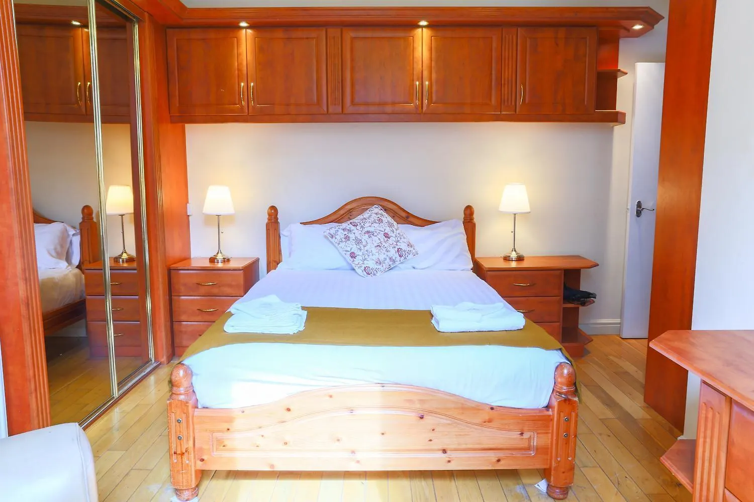 Royal Mile Escape - Five Bedrooms Edinburgh